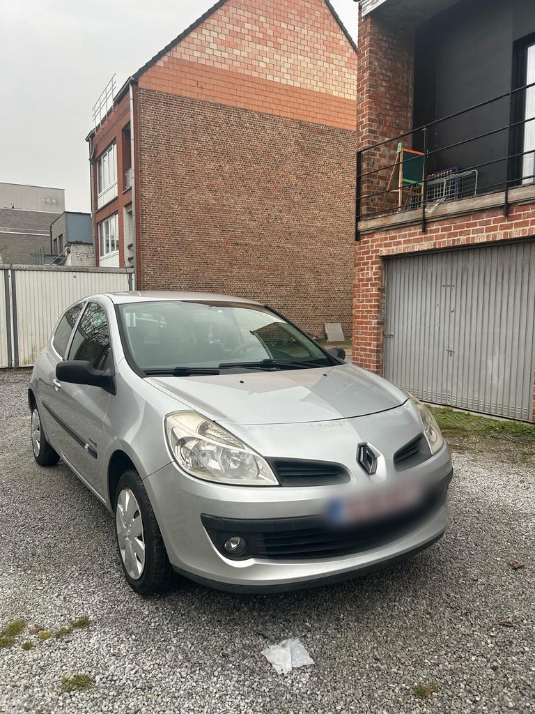 Clio 3, Autos, Renault, Particulier, Clio, Vitres électriques, Boîte manuelle, Enlèvement