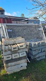 Te koop: bouwhekken met voeten, Ophalen, Beton
