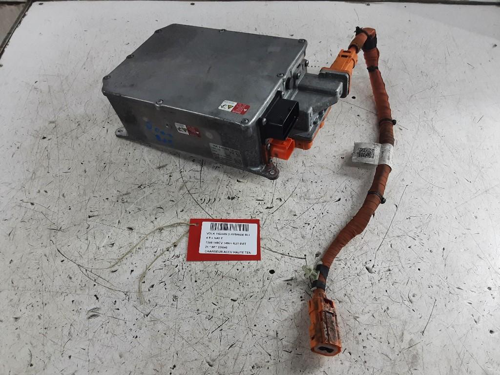 CHARGEUR DE BATTERIE (5QE915682EA), Autos : Divers, Outils de voiture, Utilisé