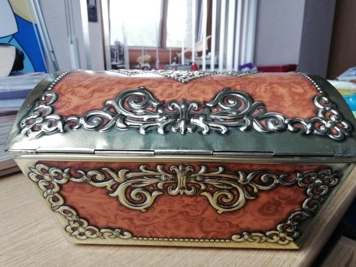 Vintage blikken doos van Victoria koekjes, Verzamelen, Blikken, Gebruikt, Koek(jes), Overige merken, Ophalen of Verzenden