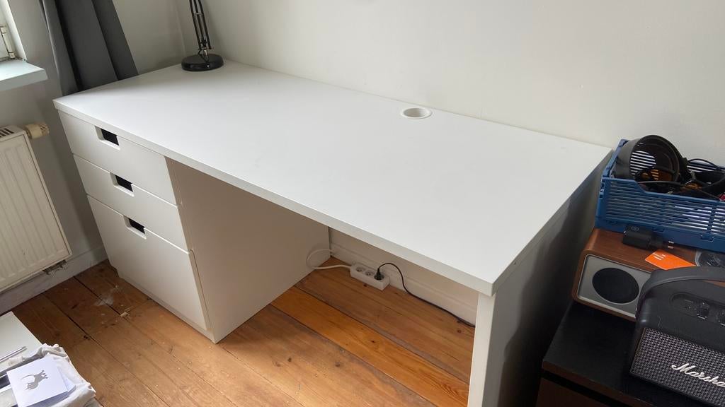 Witte ikea bureau, Huis en Inrichting, Bureaus, Ophalen, Zo goed als nieuw, IKEA