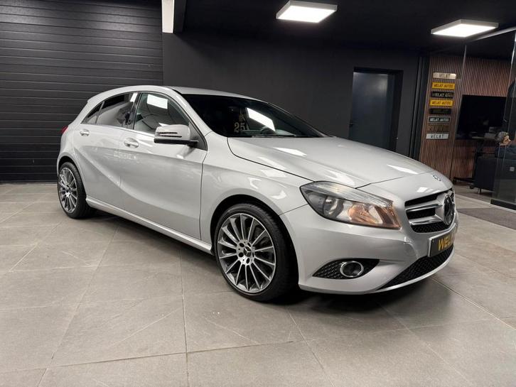 MERCEDES A180 1.6BENZINE/EURO 6/CARPLAY/NAVI/TOP STAAT, Auto's, Mercedes-Benz, Bedrijf, Te koop, Bluetooth, Benzine, Euro 6, Zilver of Grijs