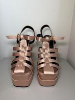 Roze plateau hakken maat 37 – zeer goede staat, Kleding | Dames, Schoenen, Ophalen, Zo goed als nieuw, Schoenen met hoge hakken
