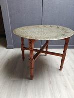 Table marocaine ronde en bois et laiton., Maison & Meubles, Enlèvement