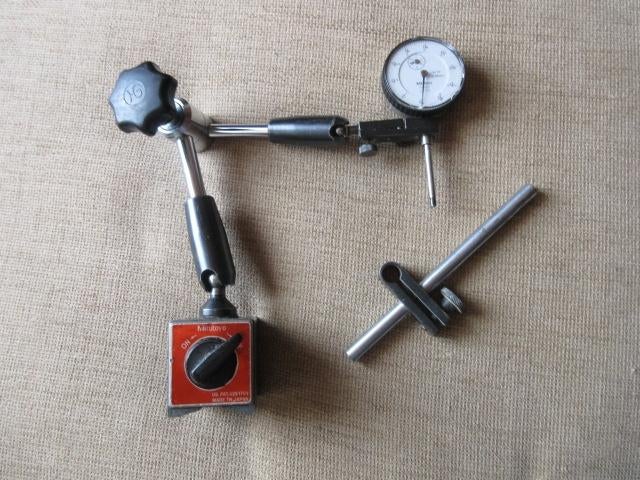 Mitutoyo Support magnétique articulé + Micromètre 0,01, Bricolage & Construction, Instruments de mesure, Utilisé, Autres appareils de mesure ou compteurs