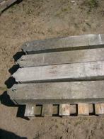 vier mooie oude arduinen paaltjes, Ophalen, Gebruikt