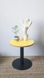 Table basse 'Vive-le-Printemps' - Fonte & Formica - jaune, Enlèvement ou Envoi, Maison et Meubles