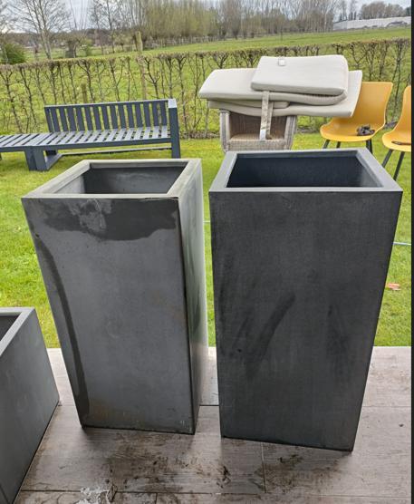 2 hoge vierkantige bloembakken voor de tuin, Tuin en Terras, Bloembakken en Plantenbakken, Gebruikt, Overige materialen, Tuin