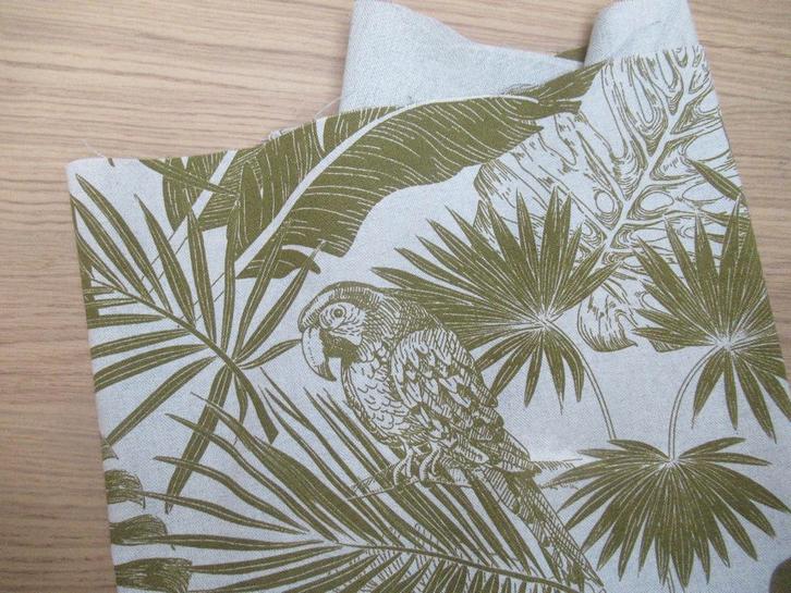 recherché : tissu pour rideaux, Maison & Meubles, Ameublement | Rideaux & Stores à lamelles, Comme neuf, 100 à 150 cm, Vert, Enlèvement ou Envoi