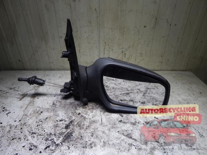 Rétroviseur extérieur droit d'un Ford Focus, Autos : Pièces & Accessoires, Rétroviseurs, Ford, Utilisé, 3 mois de garantie, Enlèvement ou Envoi