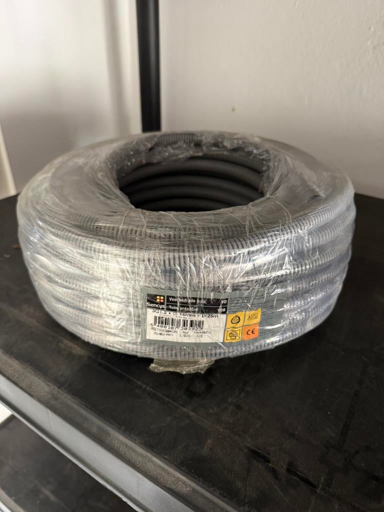 Flexibele buis met 3x1,5 draad, Doe-het-zelf en Bouw, Ophalen, Nieuw, Kabel of Snoer