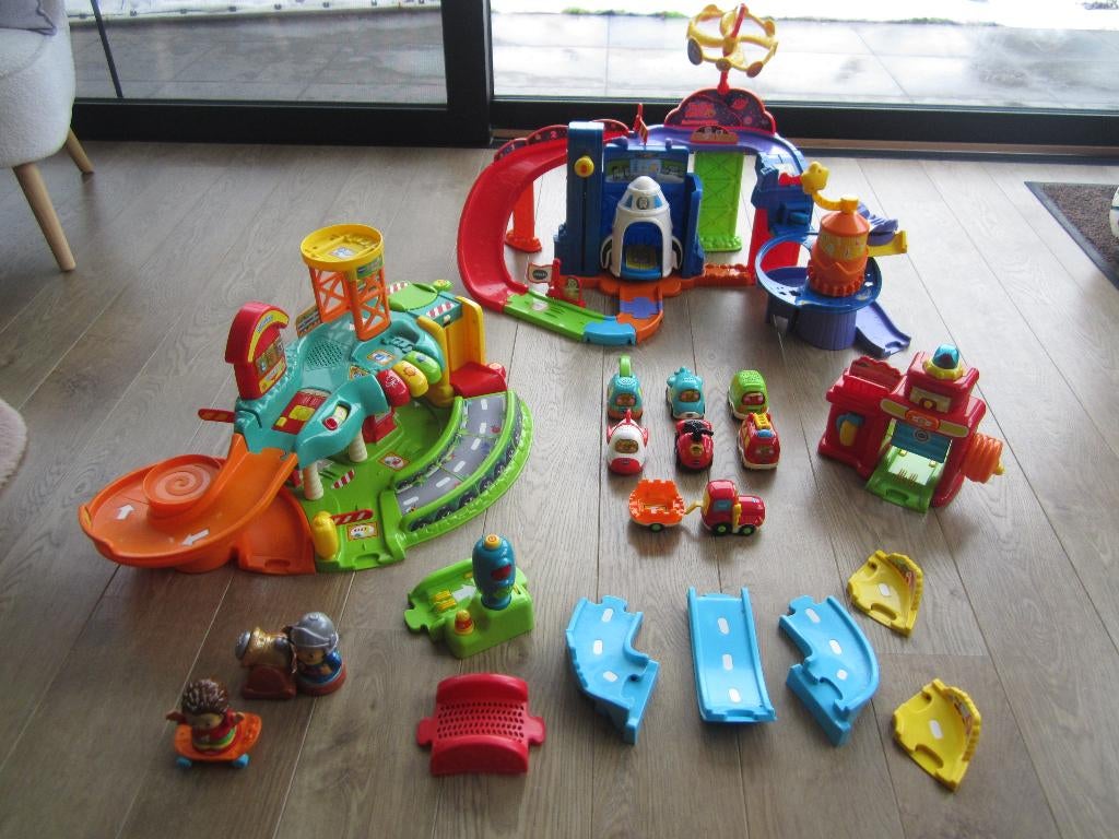 V-tech toet toet auto's, Kinderen en Baby's, Speelgoed | Racebanen, Overige merken, Gebruikt, Zelf te bouwen, Ophalen of Verzenden