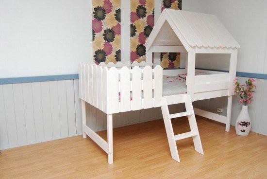 Boomhutbed (Halfhoogslaper) met Hekje – Wit, Kinderen en Baby's, Kinderkamer | Stapelbedden en Hoogslapers, Zo goed als nieuw