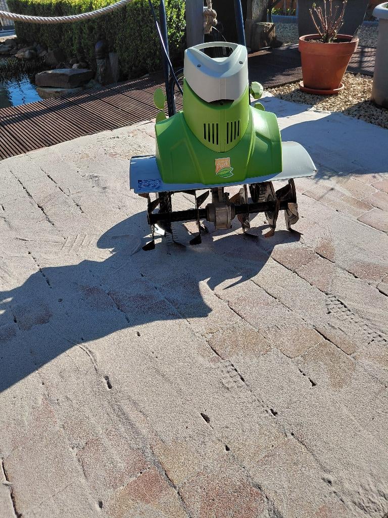 Moto bineuse électrique  1000 w, Bricolage & Construction, Outillage | Fraiseuses, Central park, Électrique, Comme neuf, Enlèvement