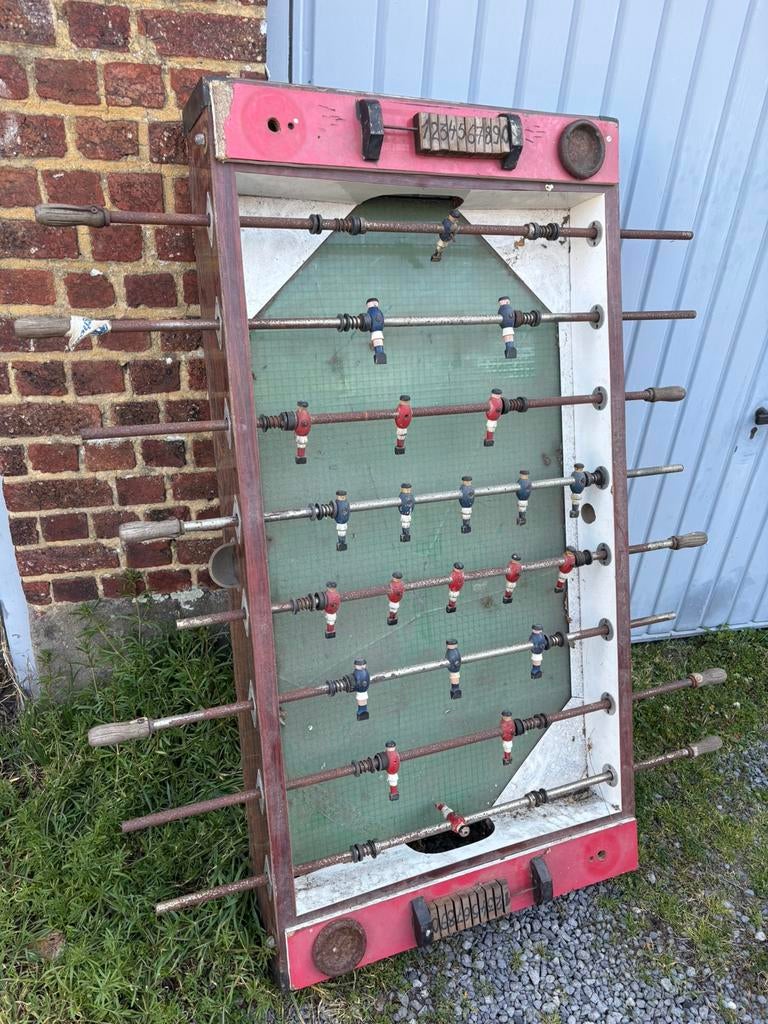 Babyfoot vintage a restauter, Kinderen en Baby's, Speelgoed | Voetbaltafels, Ophalen, Zo goed als nieuw