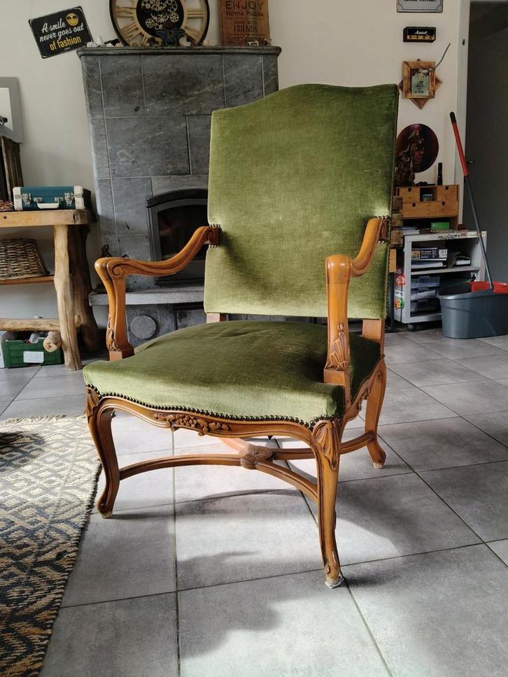Antieke armstoel, Antiek en Kunst, Antiek | Meubels | Stoelen en Sofa's, Ophalen
