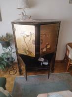 Prachtige antieke kast met authentieke details, Huis en Inrichting, Ophalen