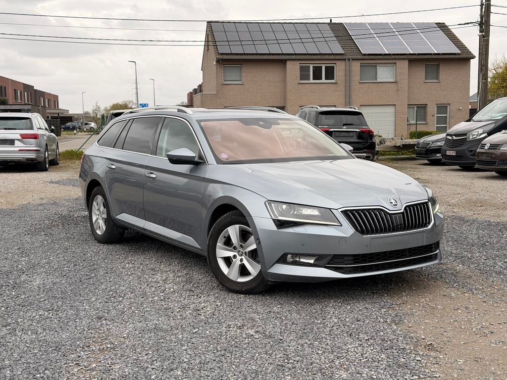 Skoda Superb 1.5 TSI Automaat – 2019  – Full Panoramisch Dak, Auto's, 1489 cc, 4 cilinders, Blauw, Leder