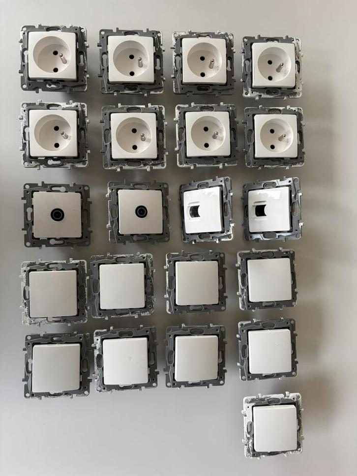 Stopcontacten,schakelaars,legrand Niloé, Doe-het-zelf en Bouw, Elektriciteit en Kabels, Zo goed als nieuw, Ophalen