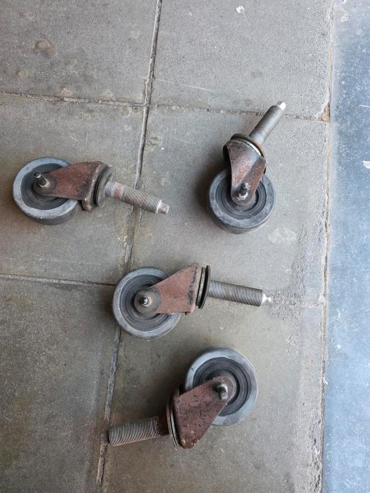 4 grandes roues industrielles, Bricolage & Construction, Roues & Roulettes pivotantes, Enlèvement