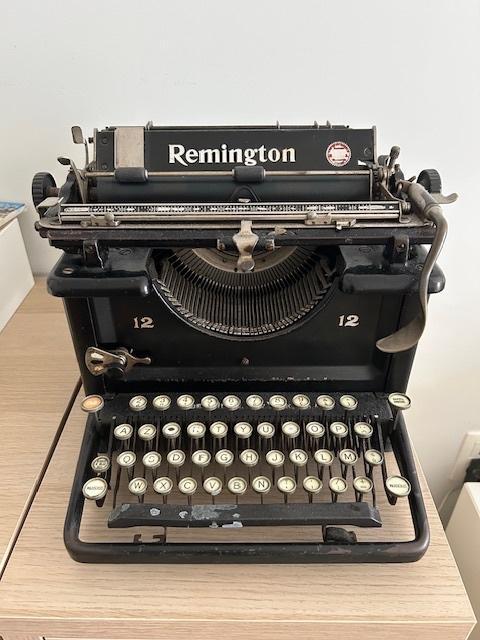 Ancienne machine à écrire, Enlèvement