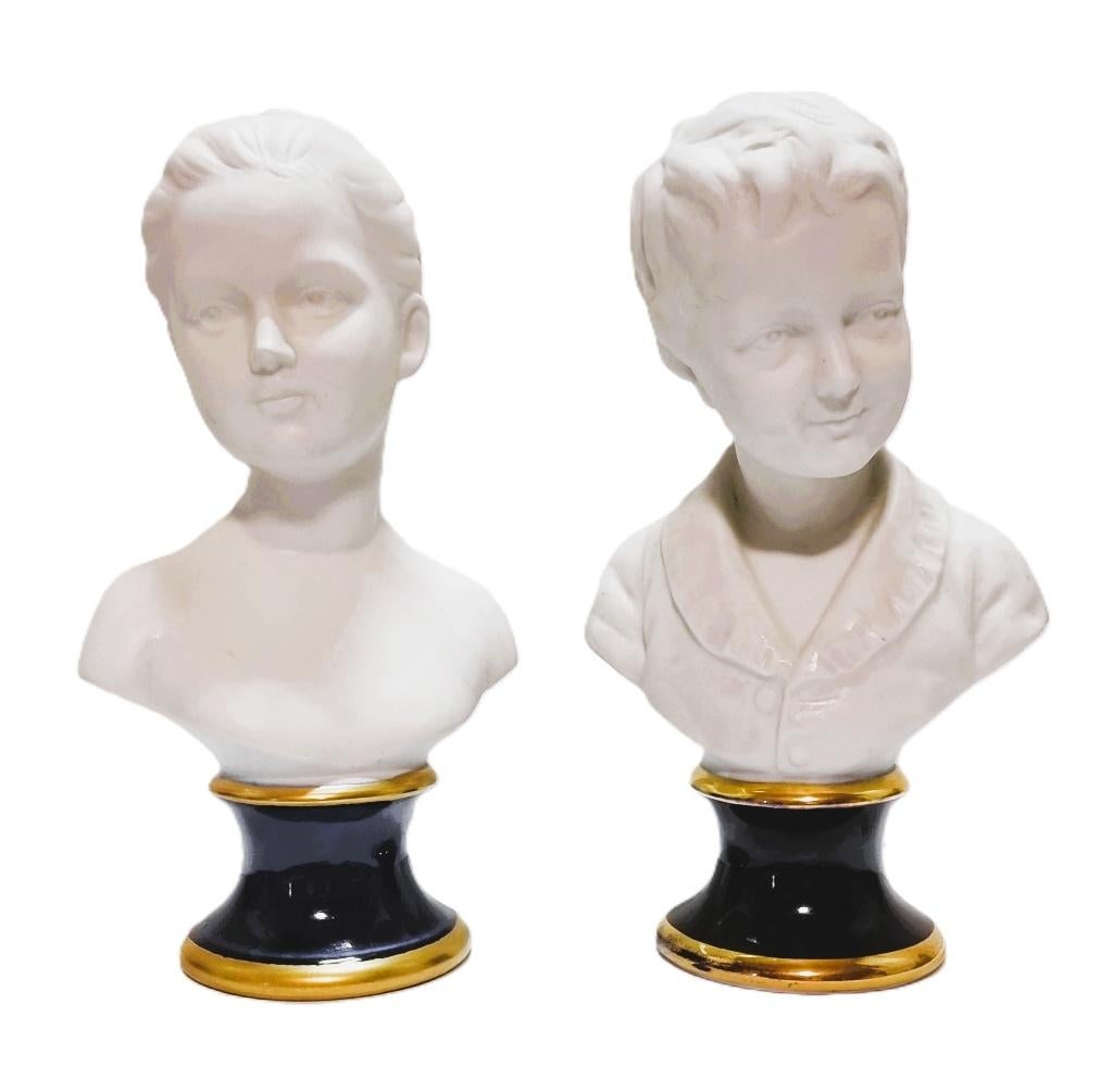 Statues en porcelaine. (couple), Enlèvement ou Envoi, Comme neuf, Porcelaine, Statue(s)