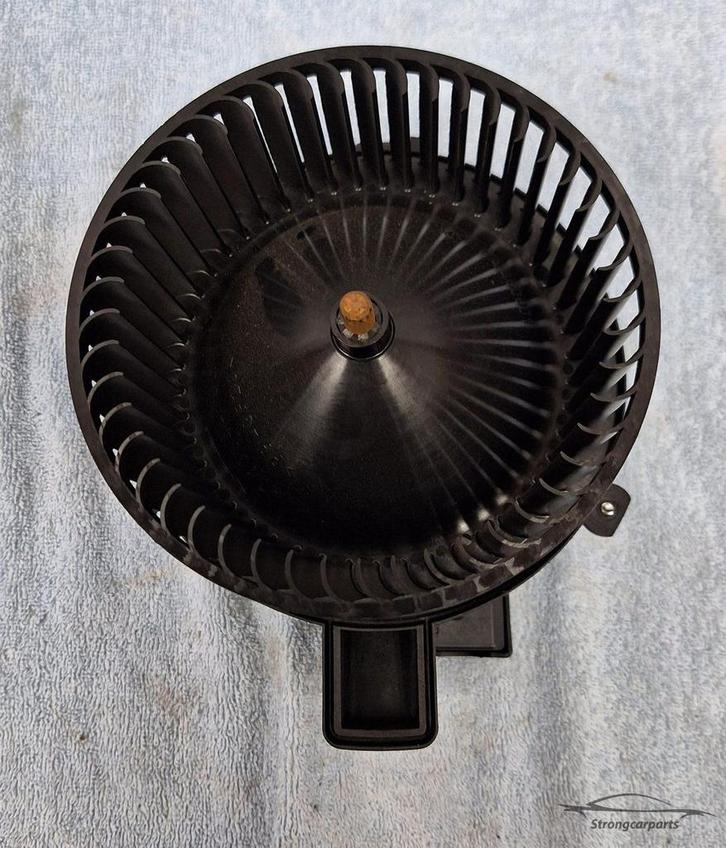 4M1820021B Audi A5 F5 A4 B9 Aanjager kachel ventilator., Auto-onderdelen, Airco en Verwarming, Audi, Gebruikt, Ophalen of Verzenden