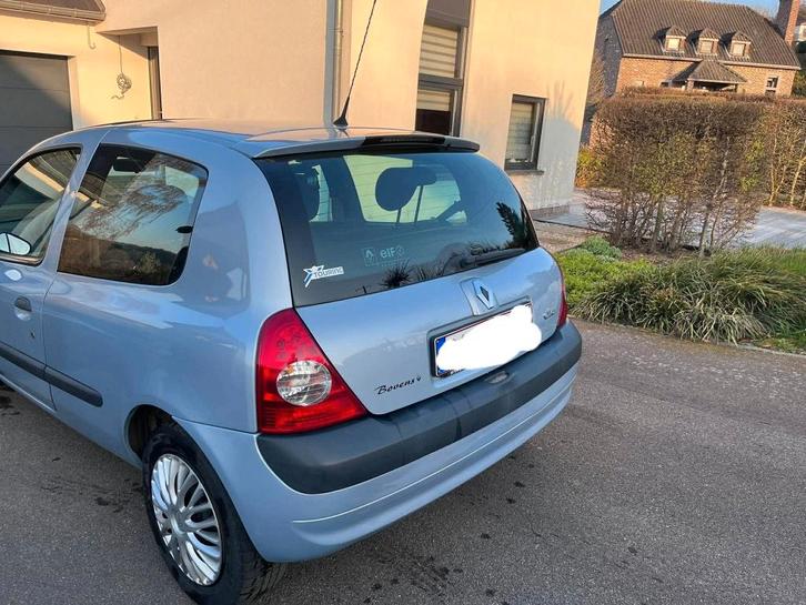 Renault Clio 1.4i 16v Initiale, Autos, Renault, Particulier, Clio, Airbags, Verrouillage central, Vitres électriques, Peinture métallisée