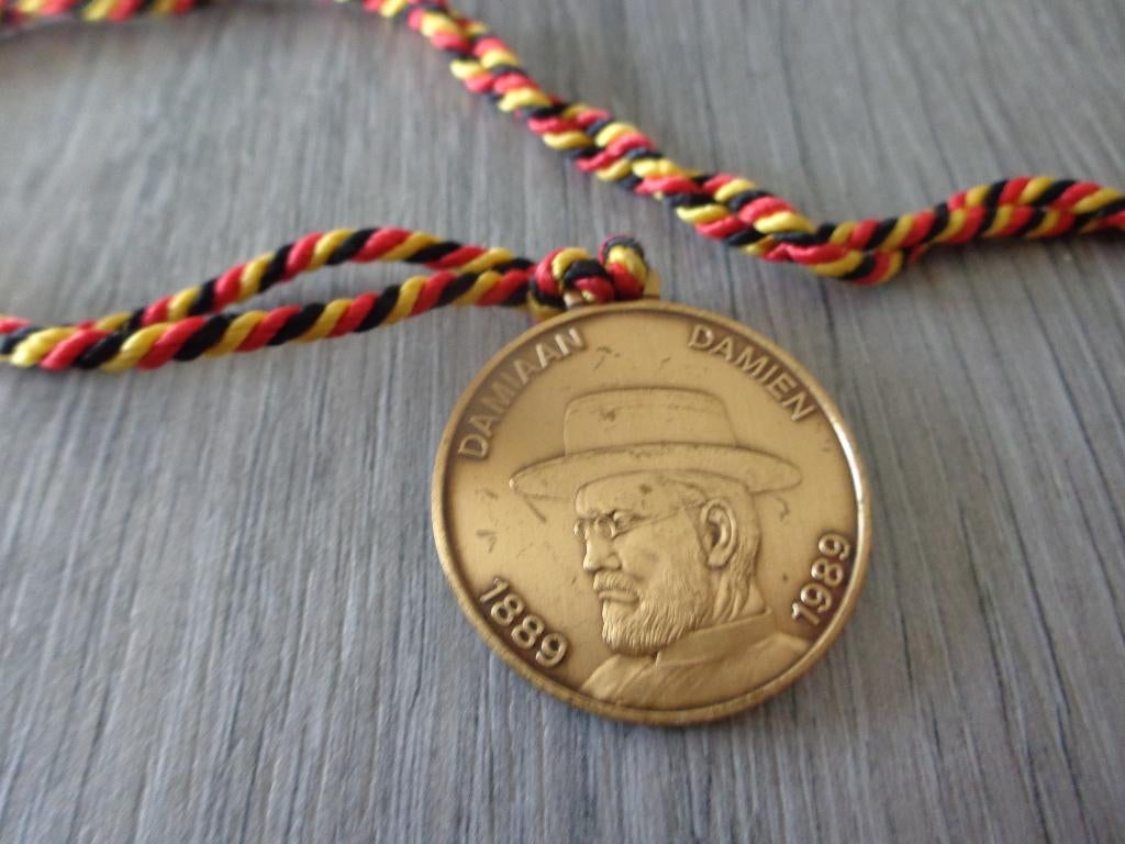 pater damiaan, Verzamelen, Religie, Ophalen