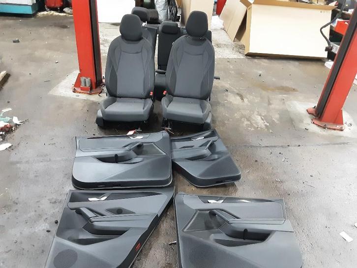 INTERIEUR Volkswagen Tiguan (CT1) (01-2023/-), Auto-onderdelen, Interieur en Bekleding, Volkswagen, Gebruikt