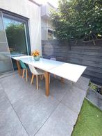 Stijlvolle en moderne eettafel, Ophalen, Zo goed als nieuw