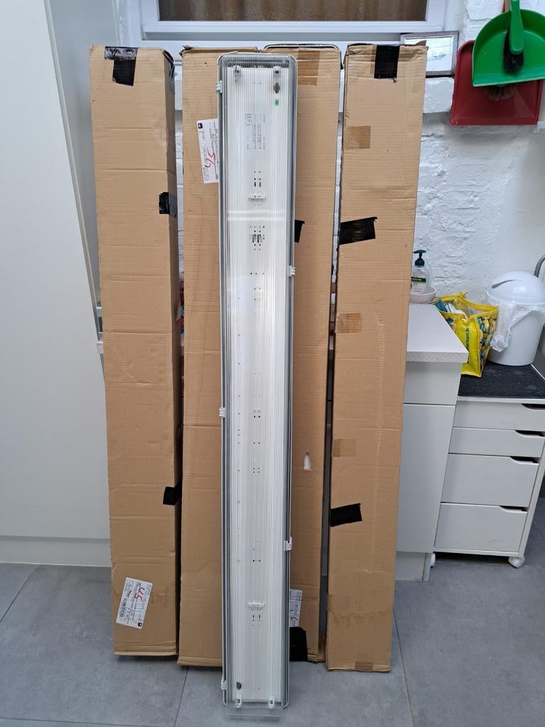 5 nouveaux luminaires LED, Maison & Meubles, Lampes | Plafonniers, Enlèvement