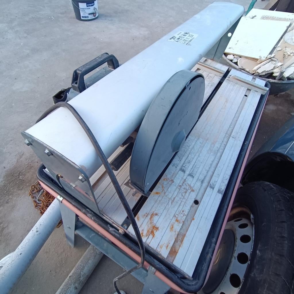 Machine à carreler, Enlèvement, Utilisé