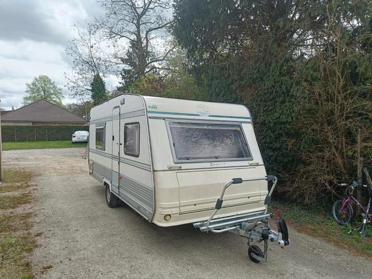 Mooie droge gezinscaravan TEC met stapelbed, Caravanes & Camping, Caravanes, Particulier, jusqu'à 5, 750 - 1000 kg, Siège de train