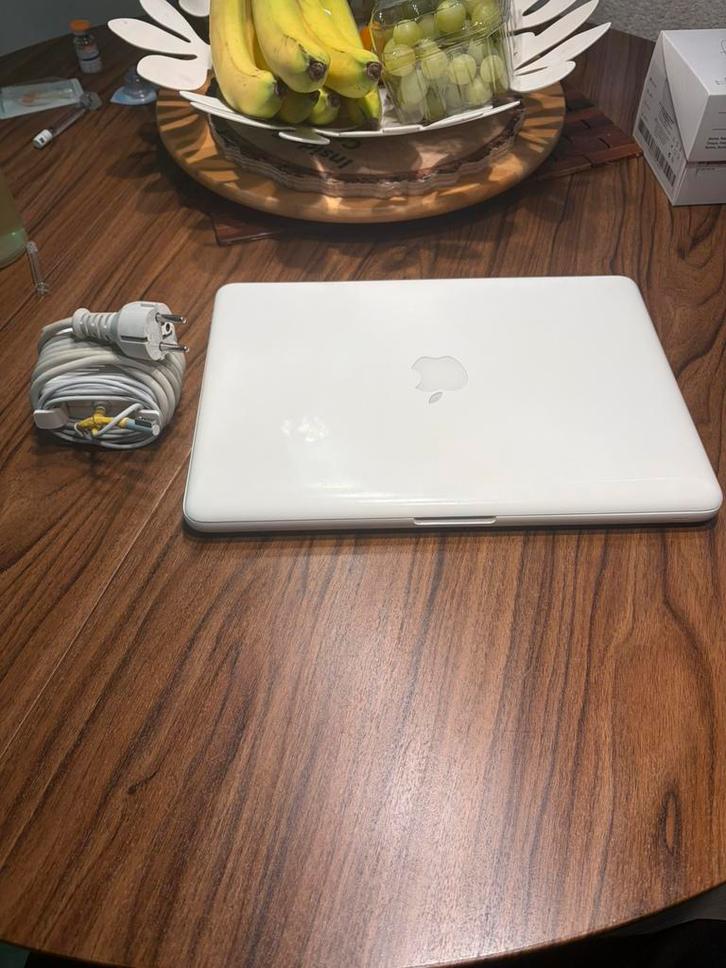 Mooie Apple MacBook 13Mid 2010Unibody - Geüpgraded naar 10GB, Computers en Software, Laptop-opladers, Zo goed als nieuw, Ophalen