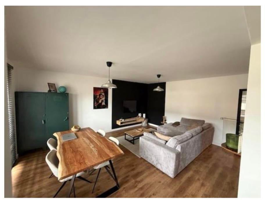 Zele 9240, volledig gerenoveerd 1 slaapkamer appartement., Immo, Provincie Oost-Vlaanderen, 72 m², Appartement, 1 kamers