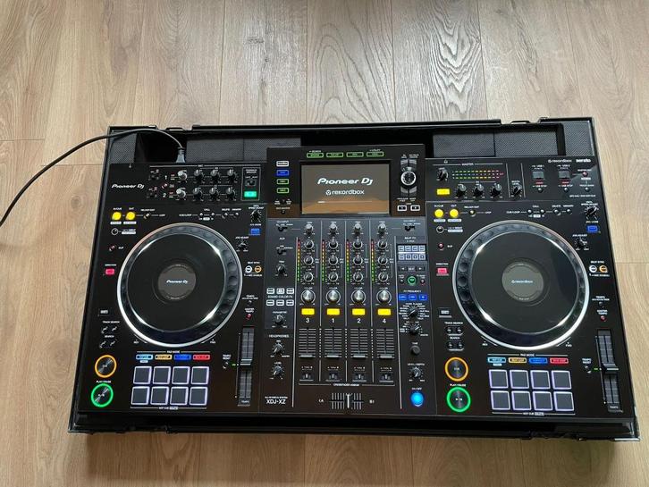 Pioneer XDJ-XZ + flightcase in NIEUWSTAAT / PERFECTE STAAT!, Muziek en Instrumenten, Dj-sets en Draaitafels, Zo goed als nieuw