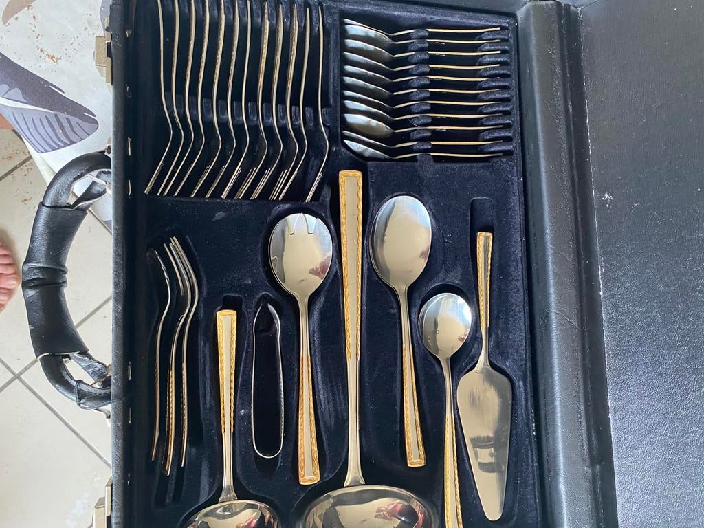 Couverts 18/10 fune pellicule or 24 carats, Enlèvement, Comme neuf, Ensemble de couverts