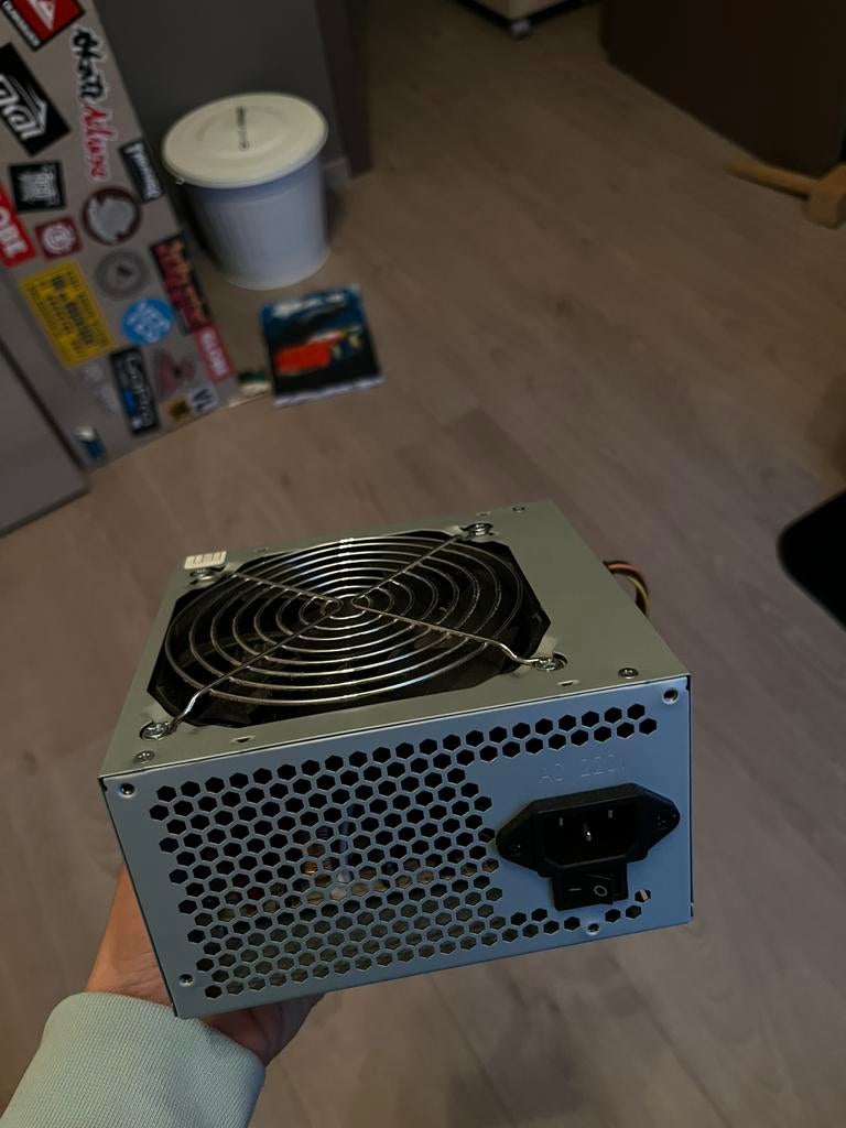 Power supply, Computers en Software, Interne voedingen, Ophalen, Zo goed als nieuw