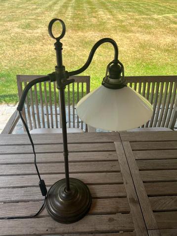 Set antieke lampen (2) beschikbaar voor biedingen