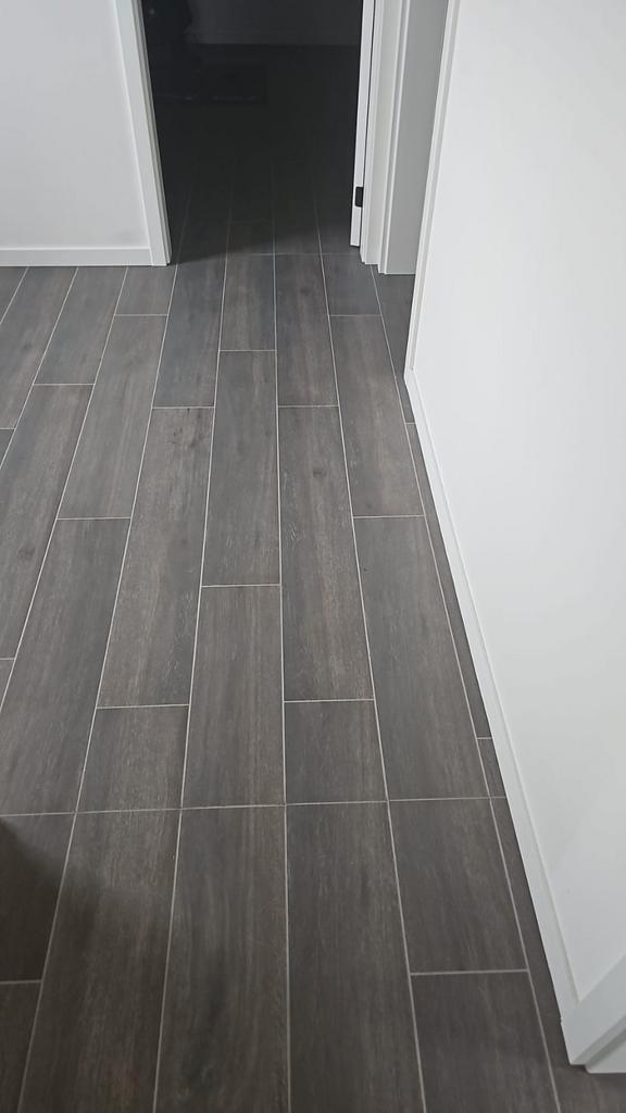 17 pakken Tilestone Ecowood Timber Dark vloer – 19,38 m², Doe-het-zelf en Bouw, Tegels, Zo goed als nieuw, Ophalen