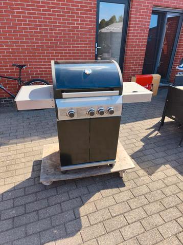 Moderne Gasbarbecue beschikbaar voor biedingen