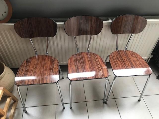 Drie keuken stoelen, Huis en Inrichting, Stoelen, Zo goed als nieuw, Drie, Hout, Kunststof, Metaal, Bruin, Ophalen