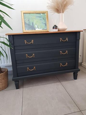 Commode  beschikbaar voor biedingen