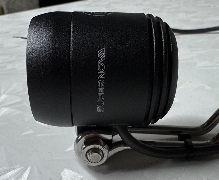 Fietslamp Supernova., Fietsen en Brommers, Fietsaccessoires | Fietsverlichting, Voorlicht, Gebruikt, Overig, Waterbestendig, Ophalen of Verzenden