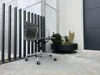 Chaise de bureau en cuir Vitra Eames EA117, Enlèvement ou Envoi, Comme neuf, Noir, Chaise de bureau