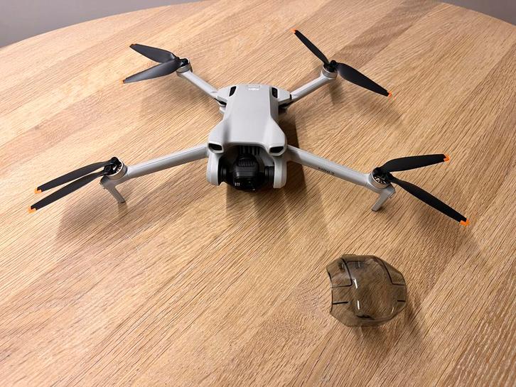 DJI Mini 3 Fly More Combo & RC. Nieuw. 0 vlieguren, Audio, Tv en Foto, Drones, Nieuw, Ophalen of Verzenden