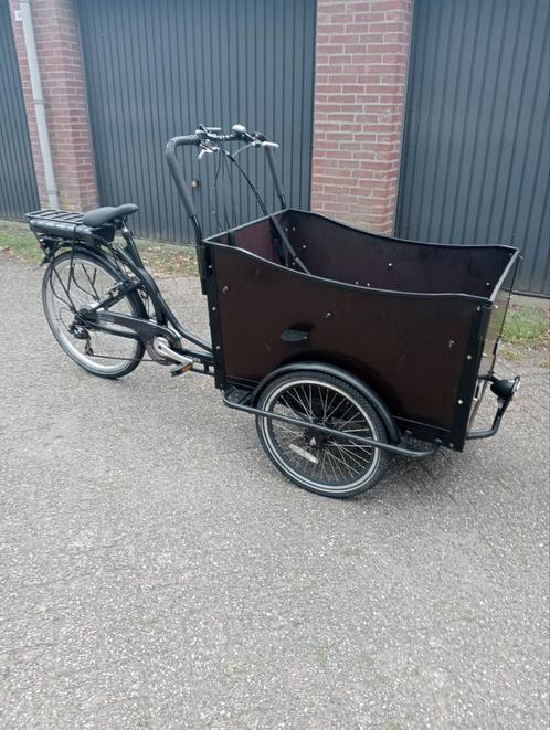 Troy elektrische bakfiets nieuwe batterij jaar garantie, Fietsen en Brommers, Fietsen | Bakfietsen, Zo goed als nieuw, 2 kinderen