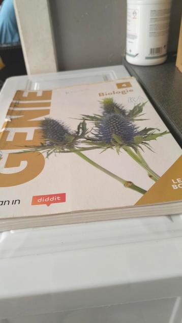 Genie biologie 4 middelbaar aso richting  beschikbaar voor biedingen