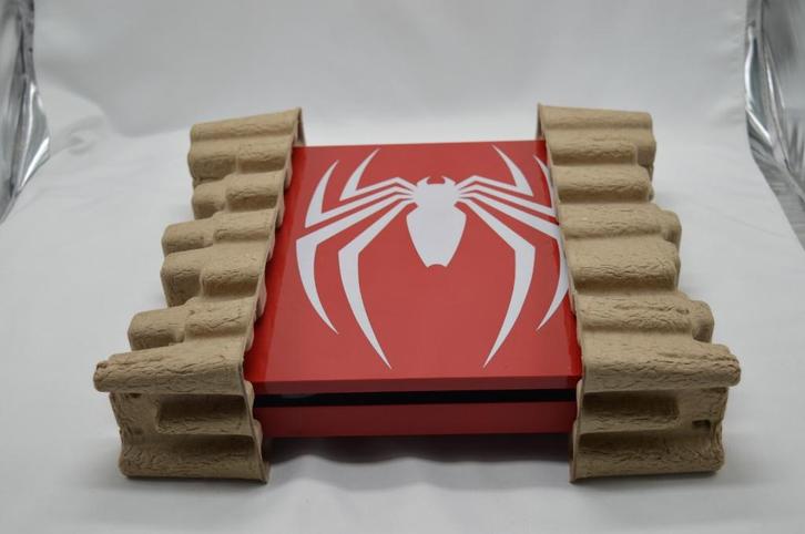 ps4 spiderman, compleet in de doos, Games en Spelcomputers, Spelcomputers | Sony PlayStation 4, Gebruikt, Slim, 1 TB, Met 1 controller